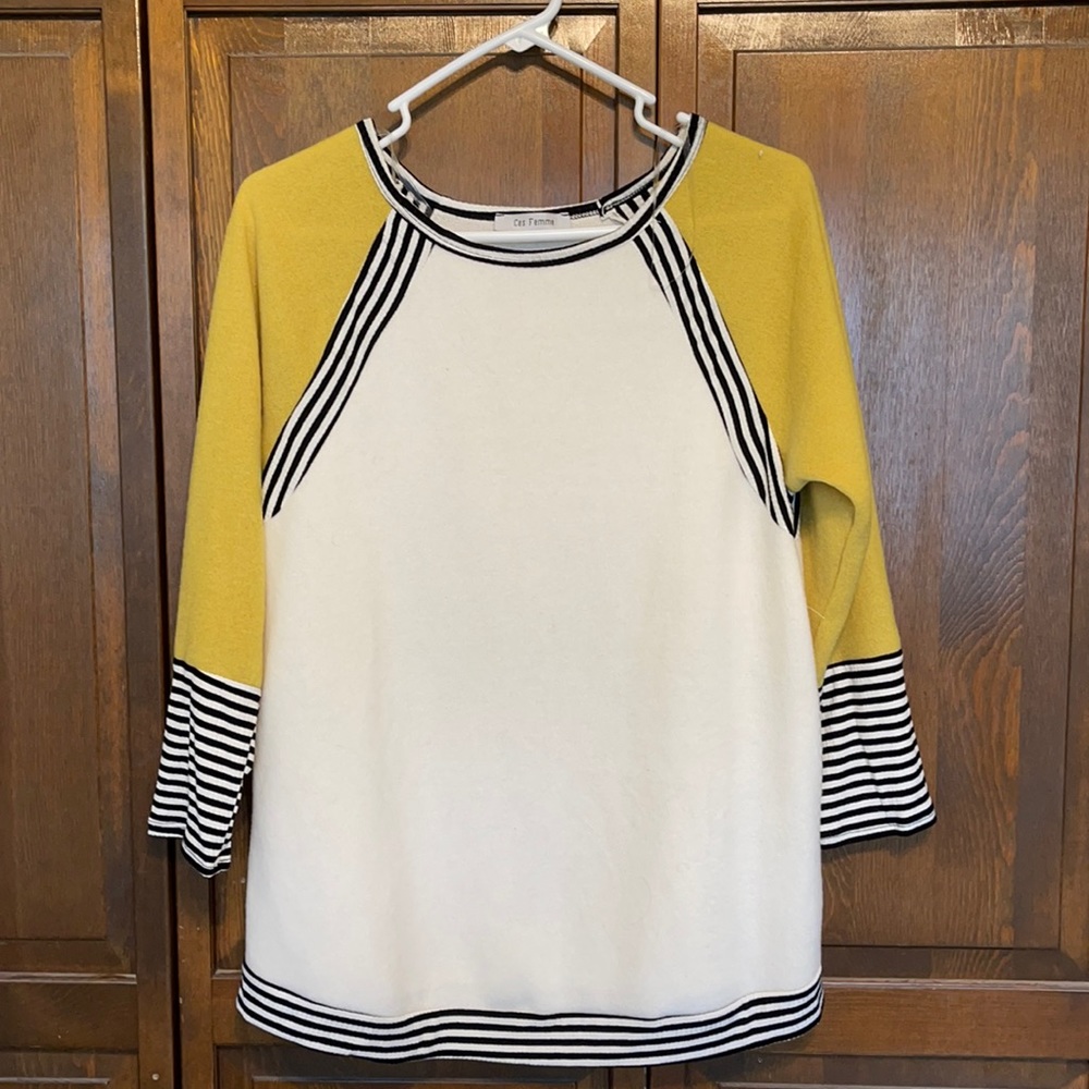Cute top. New without tags adult small